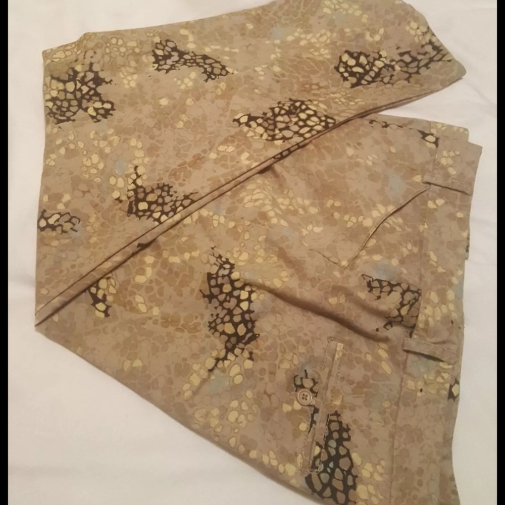 Larry Levine Ladies Capri Pants